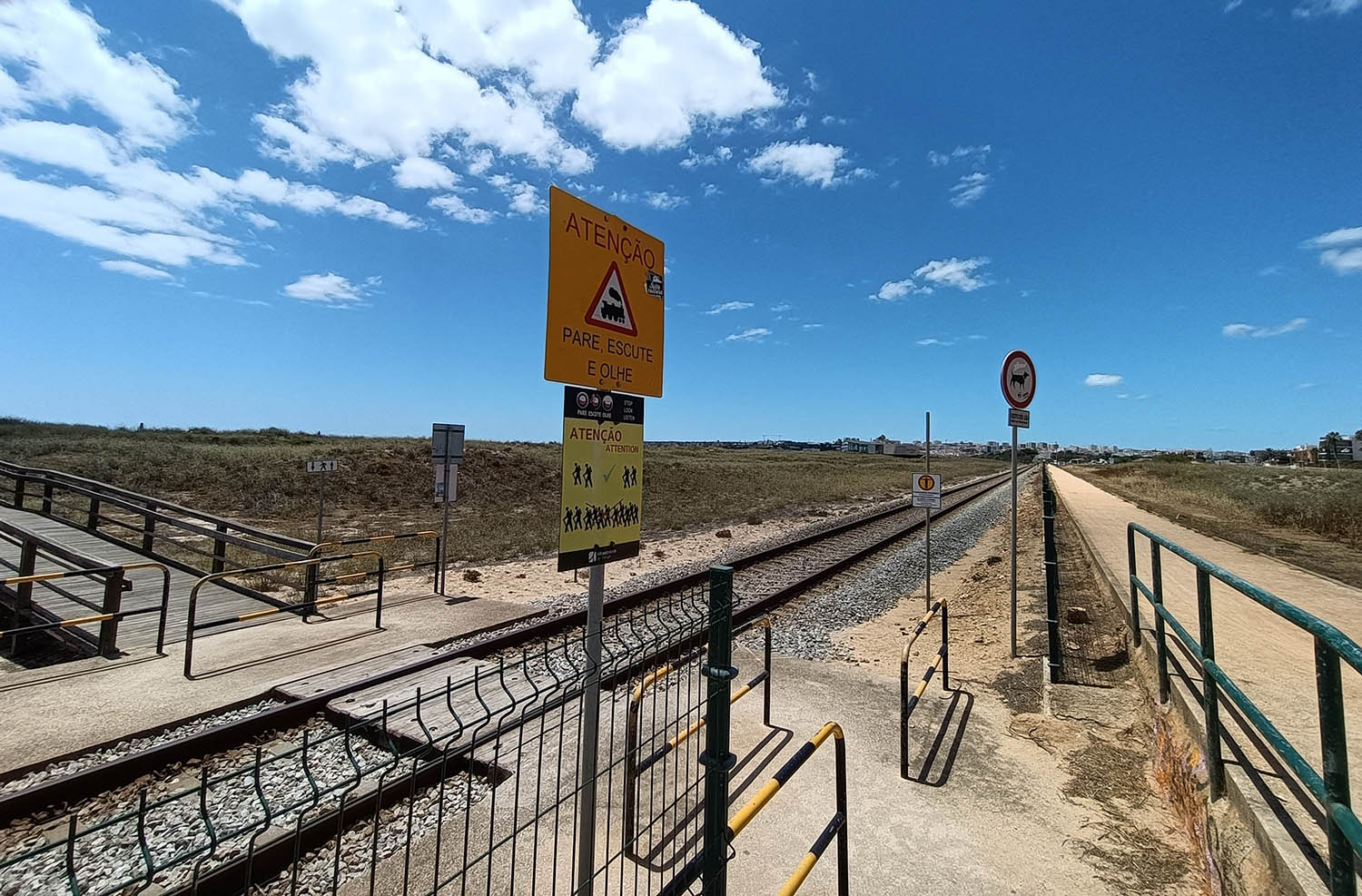Sul Informação - Projeto mitiga o «impacto visual negativo» da eletrificação da ferrovia na Meia Praia
