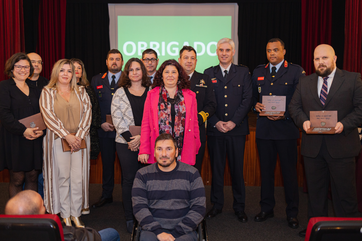 Sul Informação - Vila do Bispo homenageia bombeiros, membros da Proteção Civil e Pescadores