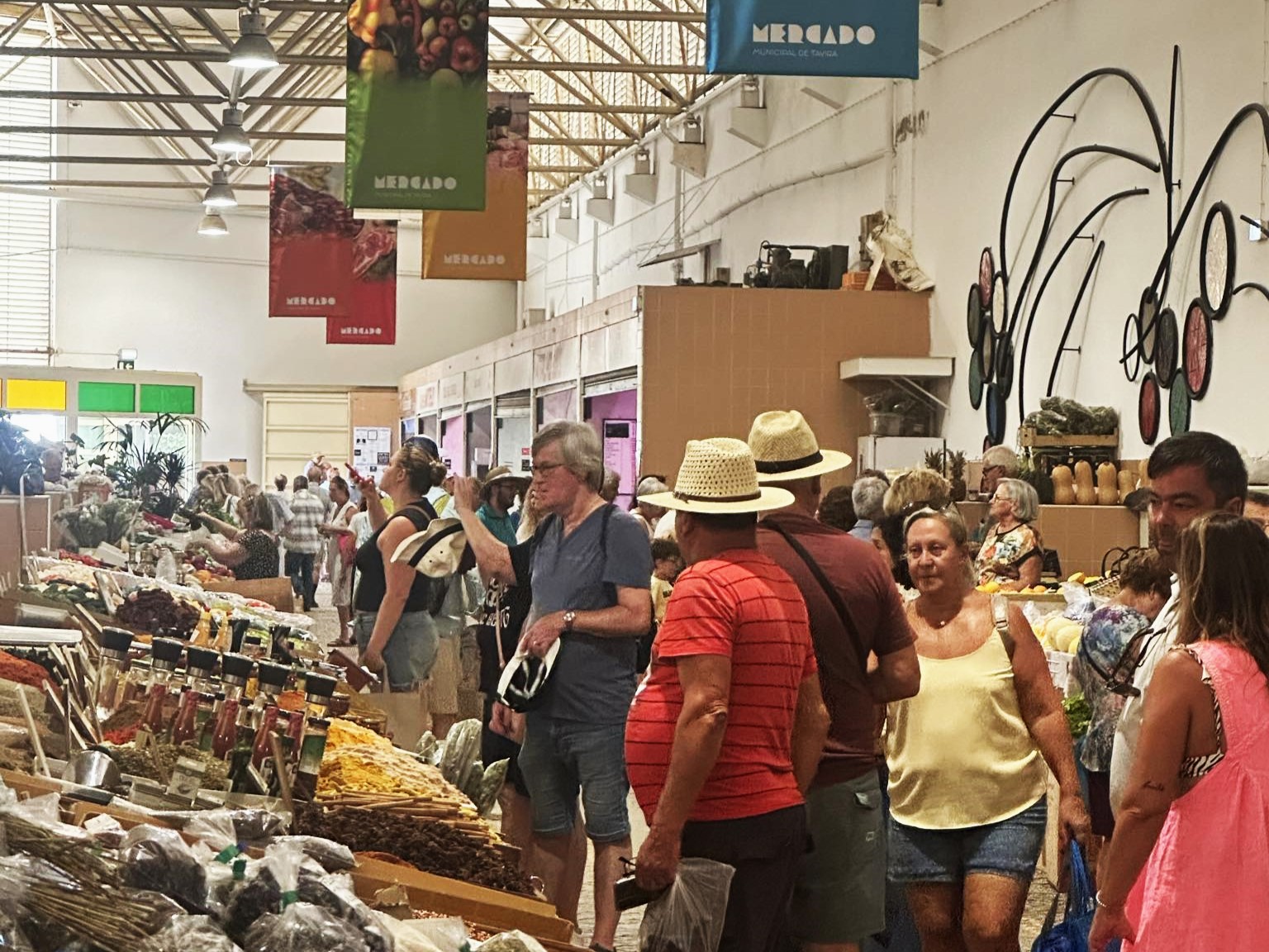 Sul Informação - Mercado Municipal de Tavira com nova imagem inspirada nos alimentos da Dieta Mediterrânica