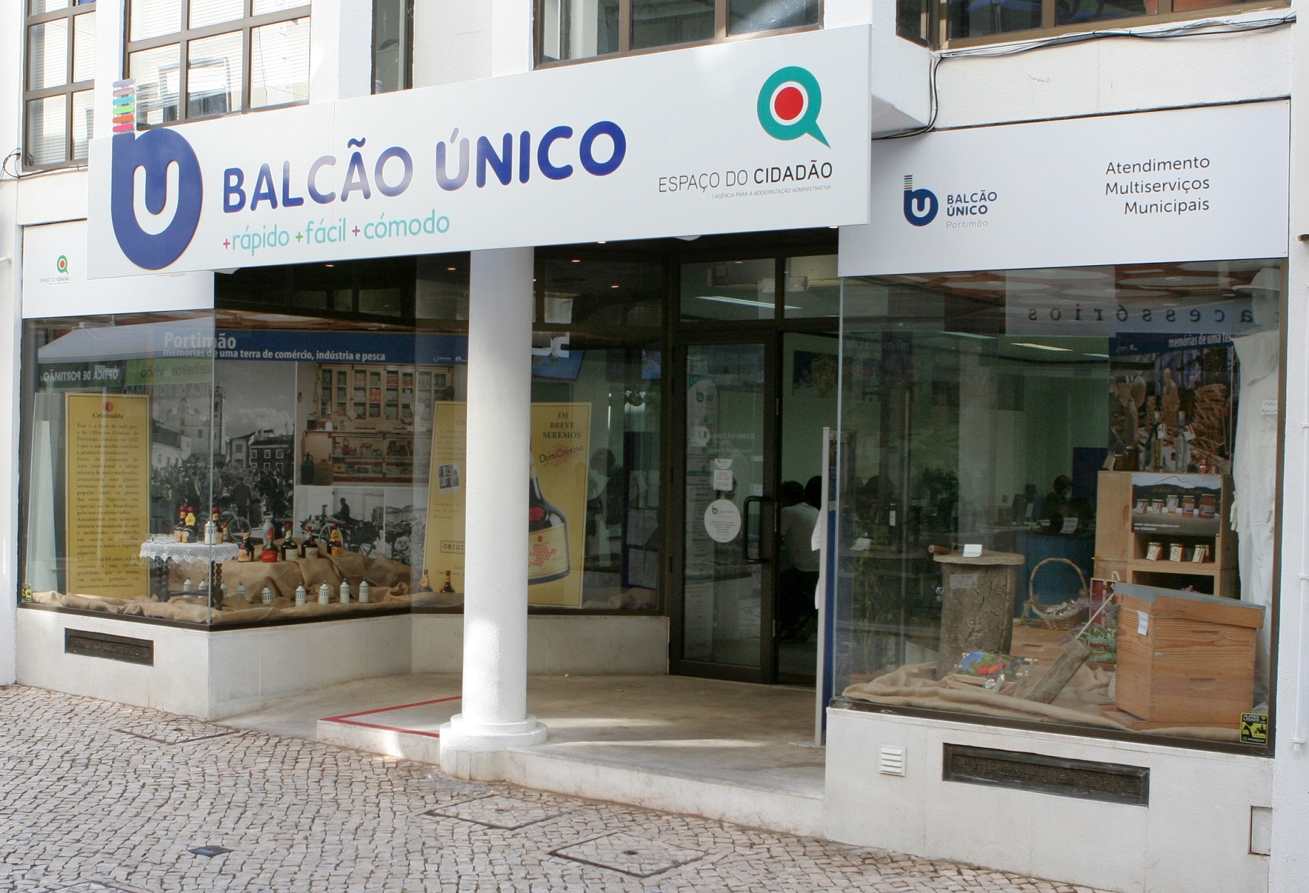 Sul Informação - Montras do Balcão Único Municipal promovem produtos tradicionais e marcas de Portimão