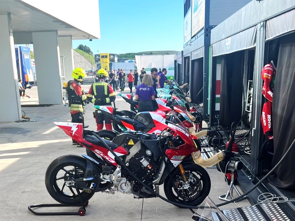 Sul Informação - Testes do Mundial Moto E já começaram no Autódromo Internacional do Algarve