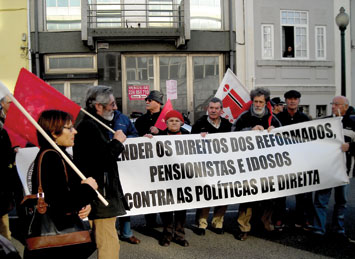 Sul Informação - Reformados protestam em Faro e Portimão contra «o roubo nas reformas e pensões»