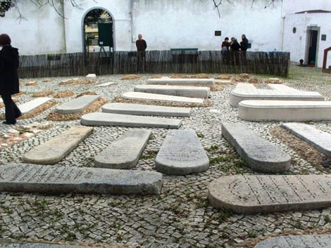 Sul Informação - Filho de Isaac Bitton em Faro para descerrar placa no antigo cemitério judaico