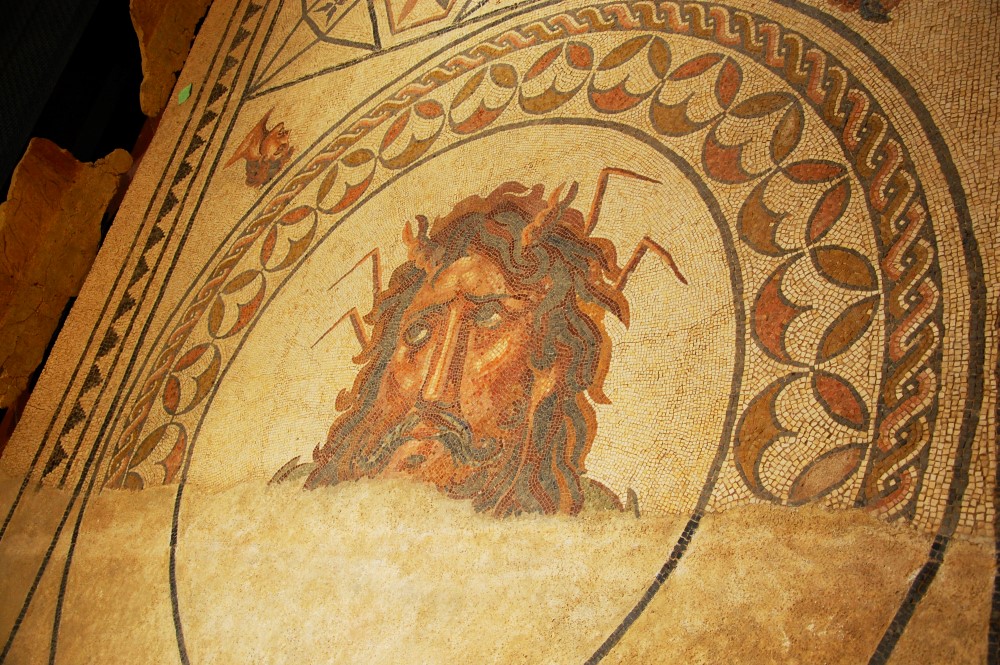 Sul Informação - Mosaico romano do Deus Oceano do Museu de Faro é o primeiro Tesouro Nacional do Algarve