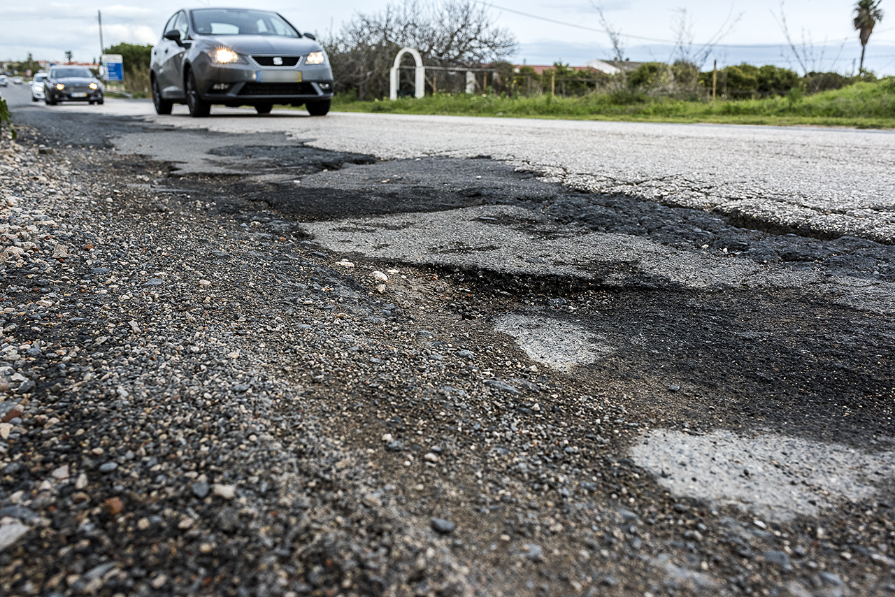 Sul Informação - Esta estrada não é para carros (velhos ou novos)