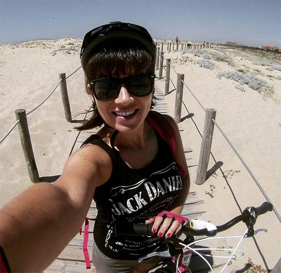 Sul Informação - Brasileira pedala pela Ecovia do Litoral do Algarve para criar guia de viagem