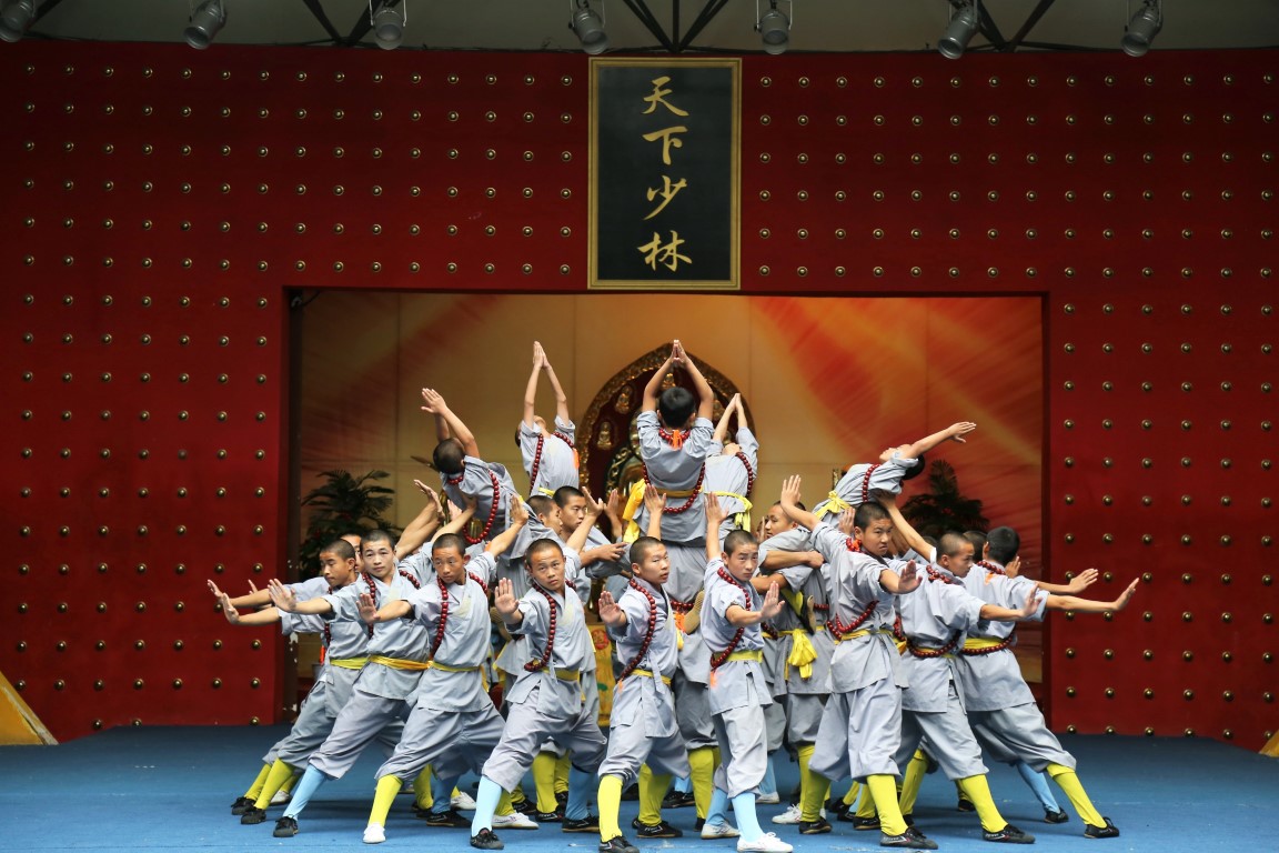 Sul Informação - Lagoa celebra Ano Novo chinês com monges do templo Shaolin, dança e música