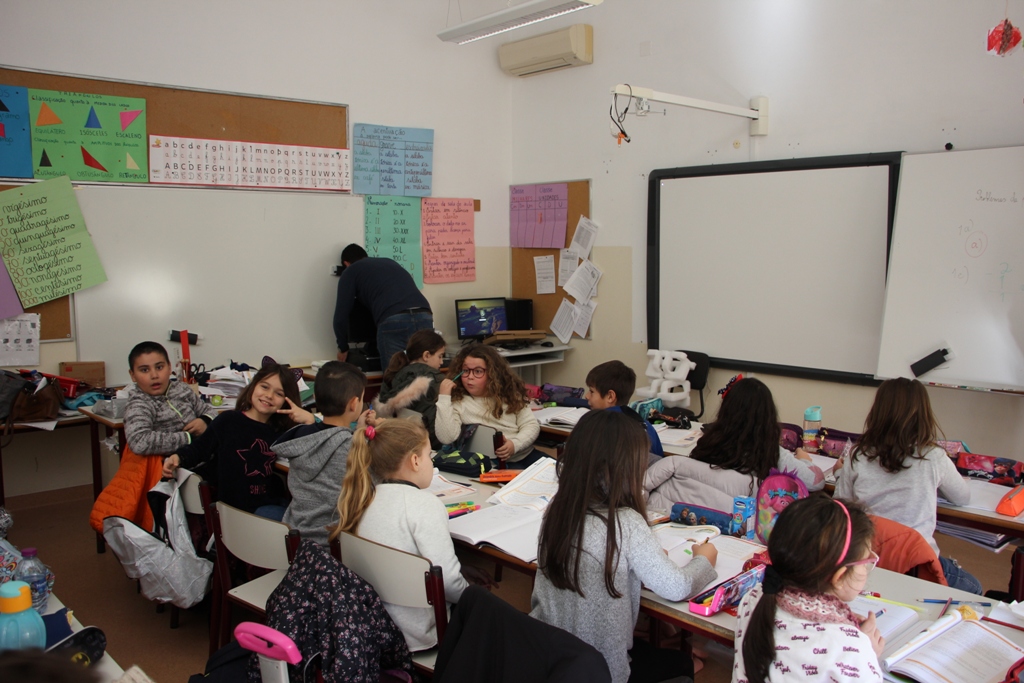 Sul Informação - Castro Marim renova equipamento informático das salas do pré-escolar e 1º ciclo