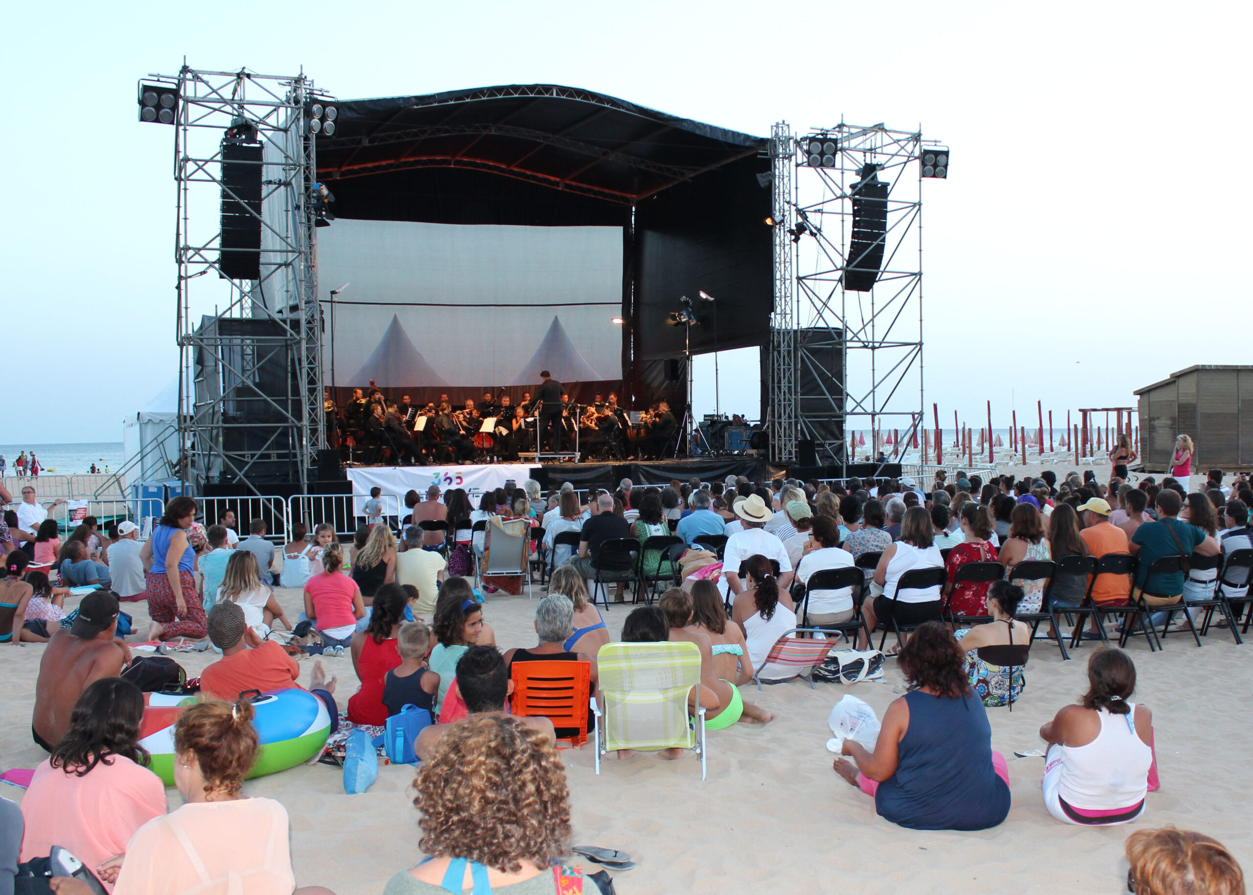 Sul Informação - Dois concertos ao ar livre “dão música” à Praia da Rocha