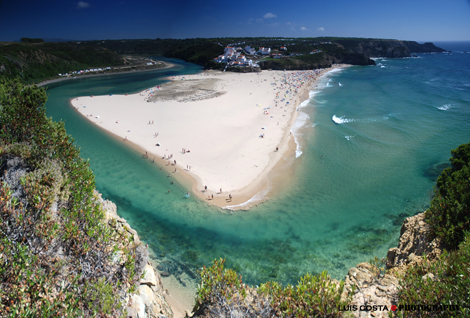 Sul Informação - Escapada fotográfica da ALFA capta a beleza das praias de Aljezur