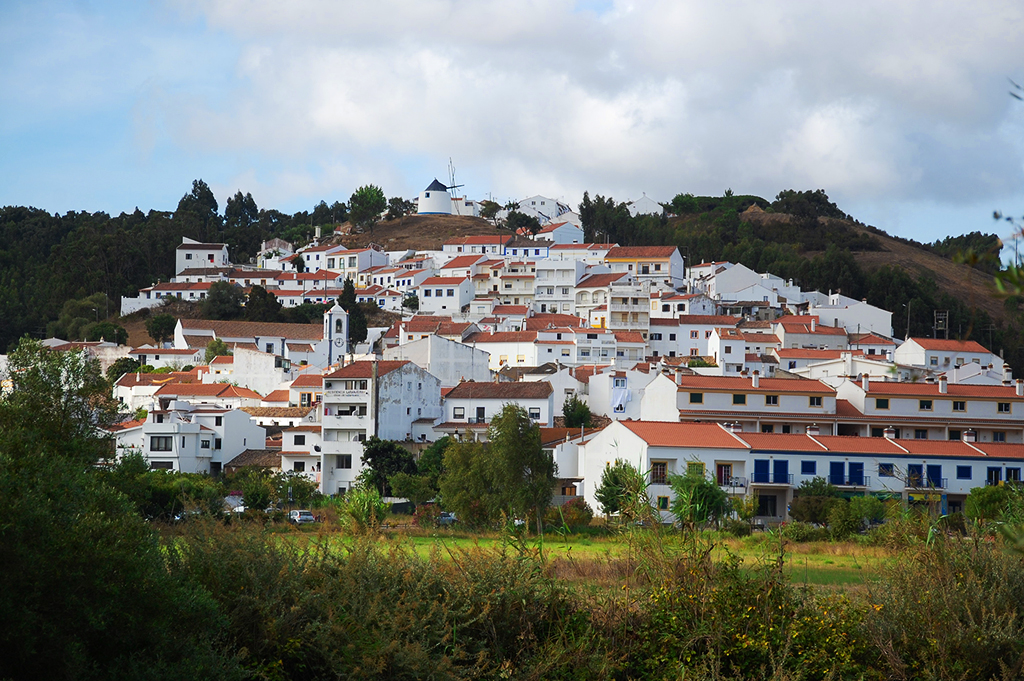 Sul Informação - Aljezur atribuiu 260 mil euros às freguesias do concelho