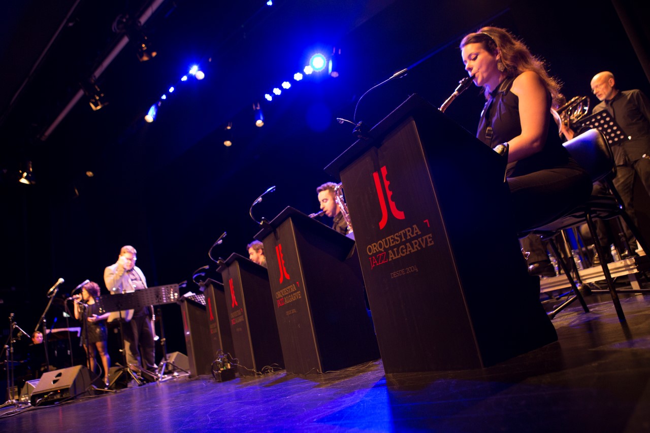 Sul Informação - Jeffery Davis e Clara Buser ajudam Orquestra de Jazz do Algarve a celebrar 14 anos