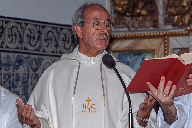 Sul Informação - Câmara de Portimão aprova voto de louvor ao padre Domingos