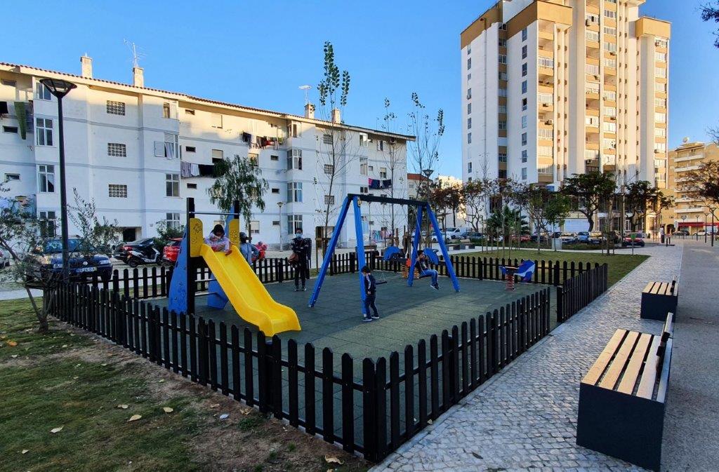 Sul Informação - Moradores decidiram e quatro bairros de Quarteira já têm novos projetos no terreno