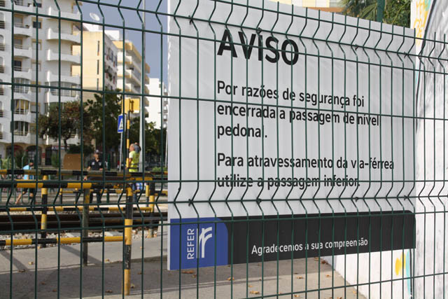 Sul Informação - PCP exige reabertura de passagem de nível pedonal em Olhão
