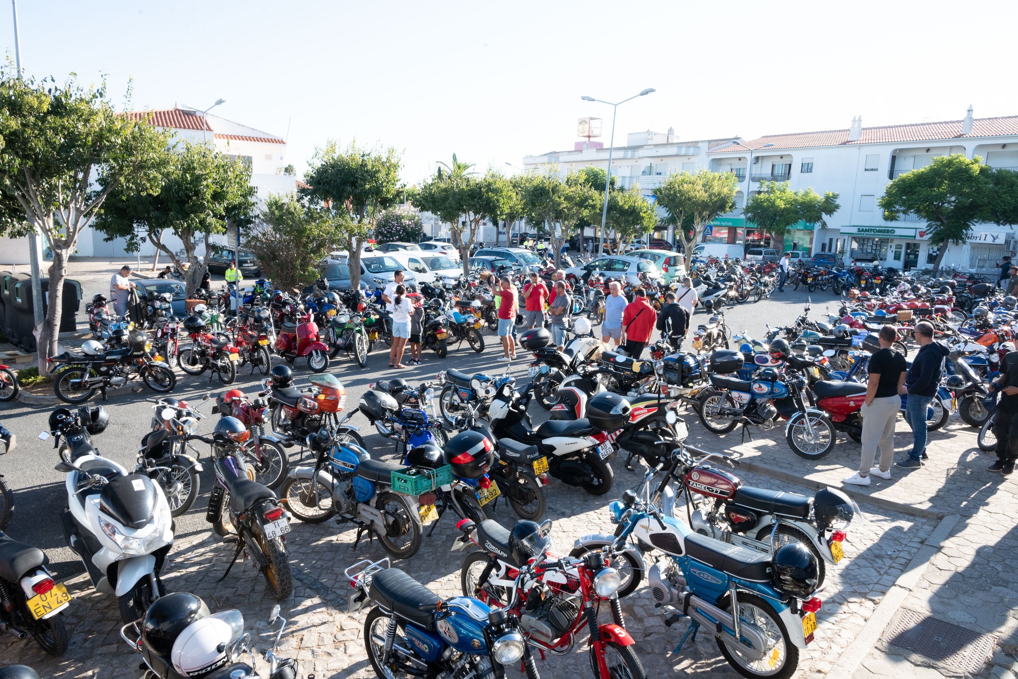 Sul Informação - Encontro Solidário de Motorizadas Antigas juntou 300 pessoas na Guia
