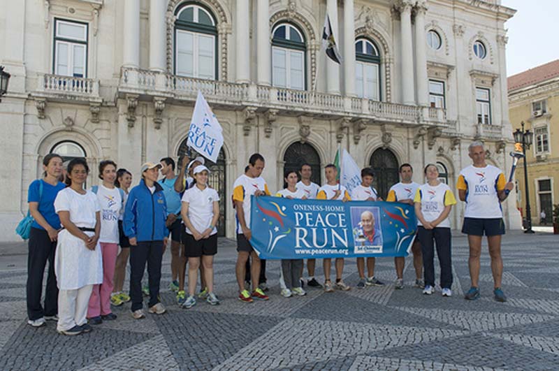 Sul Informação - «Peace Run» passa no Zoomarine esta segunda-feira