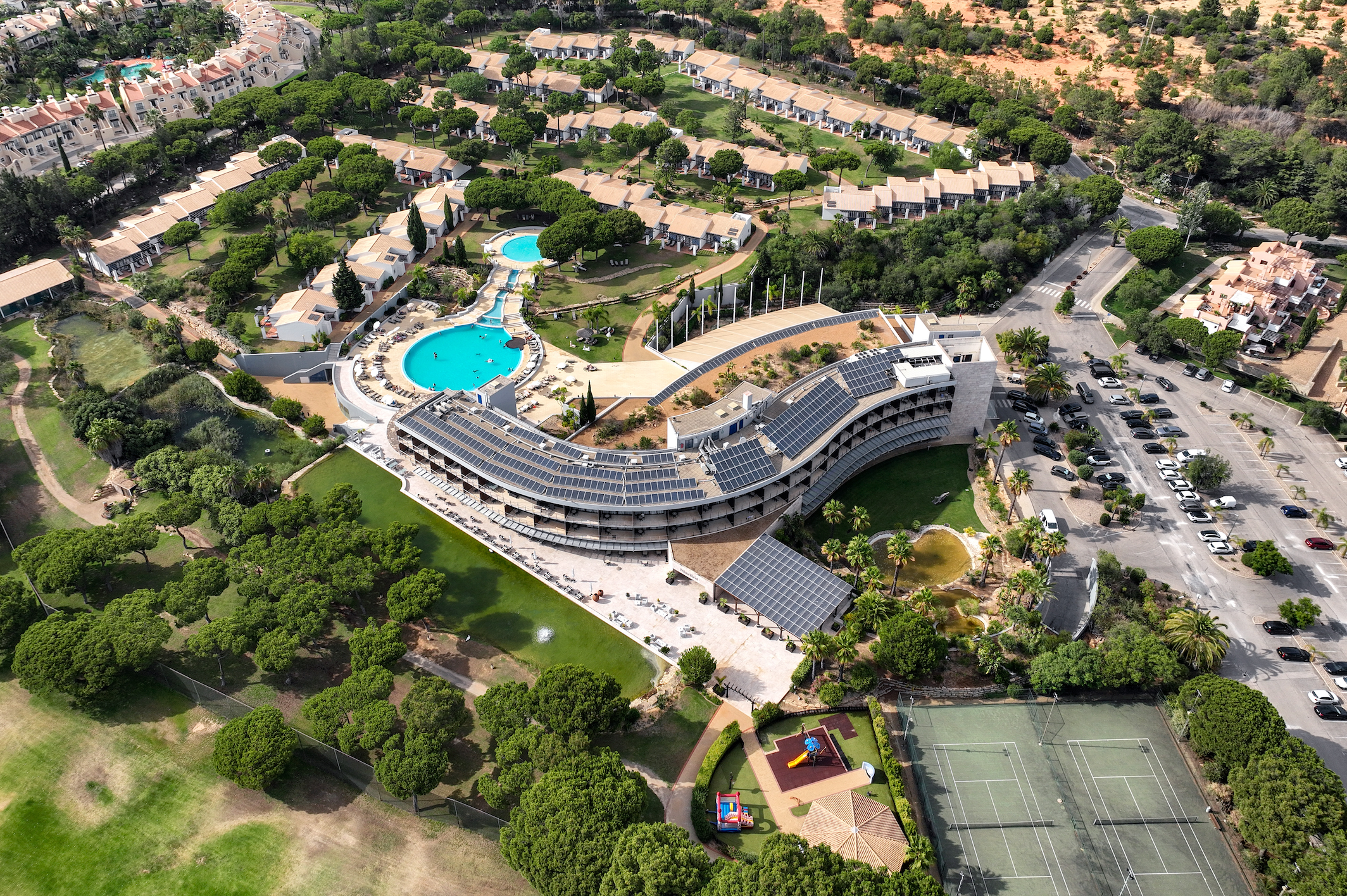 Sul Informação - Grupo Pestana compra Vila Sol por 43 milhões de euros