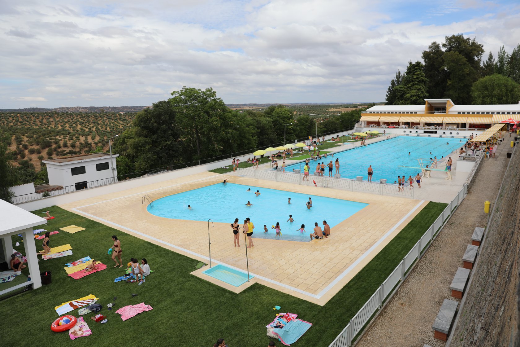 Sul Informação - A partir desta quarta-feira, pode voltar a mergulhar na Piscina Municipal de Moura