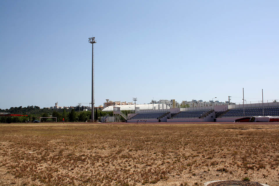Sul Informação - Câmara de Faro quer que Farense diga quando começam obras na Pista de Atletismo