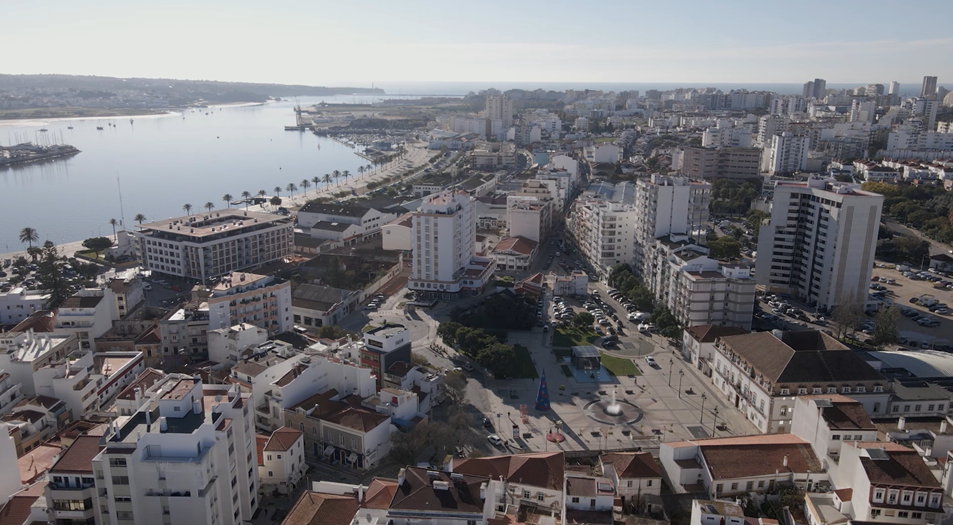 Sul Informação - Área de Reabilitação Urbana (ARU) do Viveiro e arrumadores de automóveis debatidos na AM de Portimão