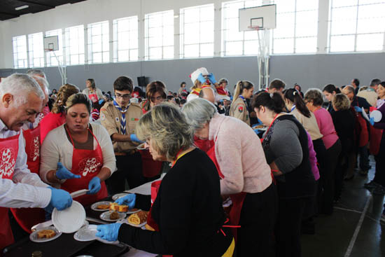 Sul Informação - Freguesia de Portimão entrega 500 cabazes durante almoço de solidariedade