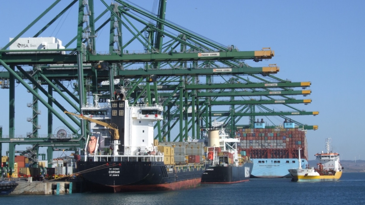 Sul Informação - Porto de Sines cresceu 16,4%  em 2016 e ultrapassou os 51 milhões de toneladas