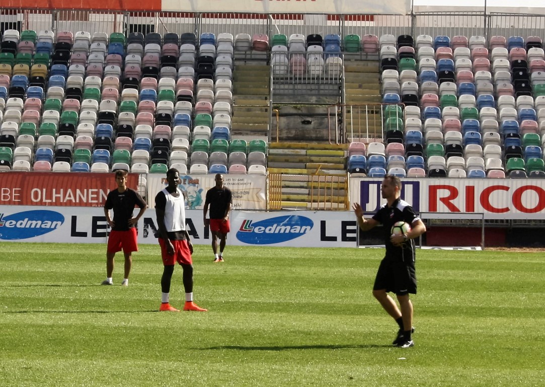 Sul Informação - Treinador Bruno Baltazar determinado em manter o Olhanense na II Liga