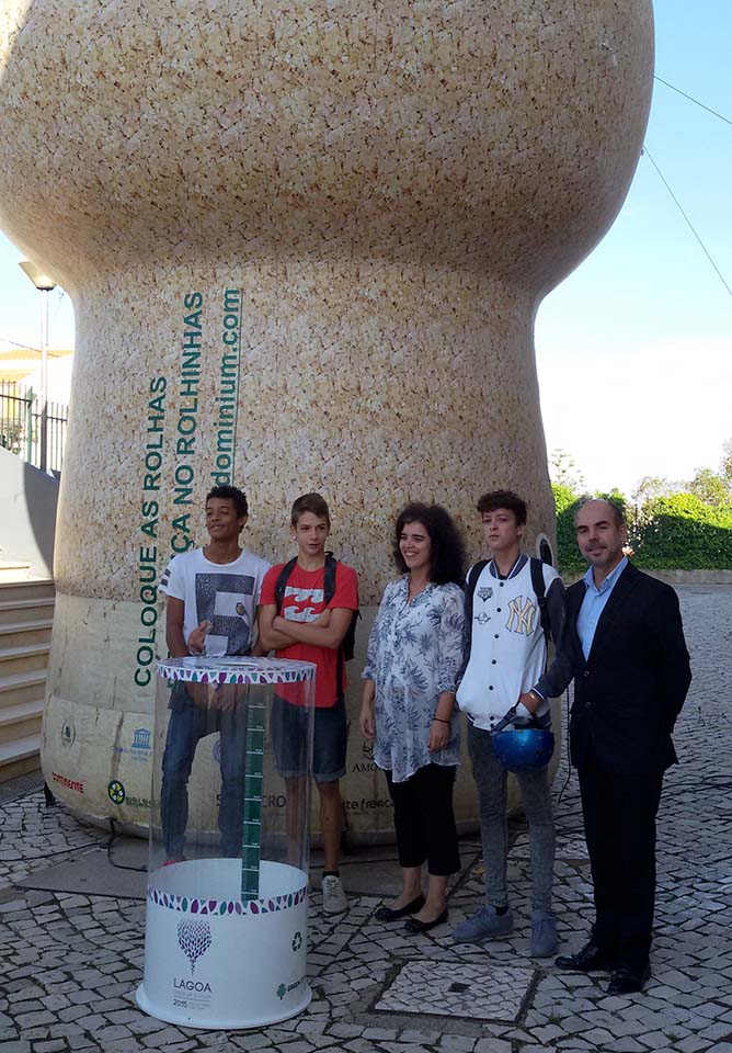Sul Informação - Lagoa divulga projeto de reciclagem de rolhas junto das forças vivas do concelho