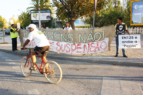 Sul Informação - Utentes da Via do Infante assinalam um ano de portagens com almoço/debate