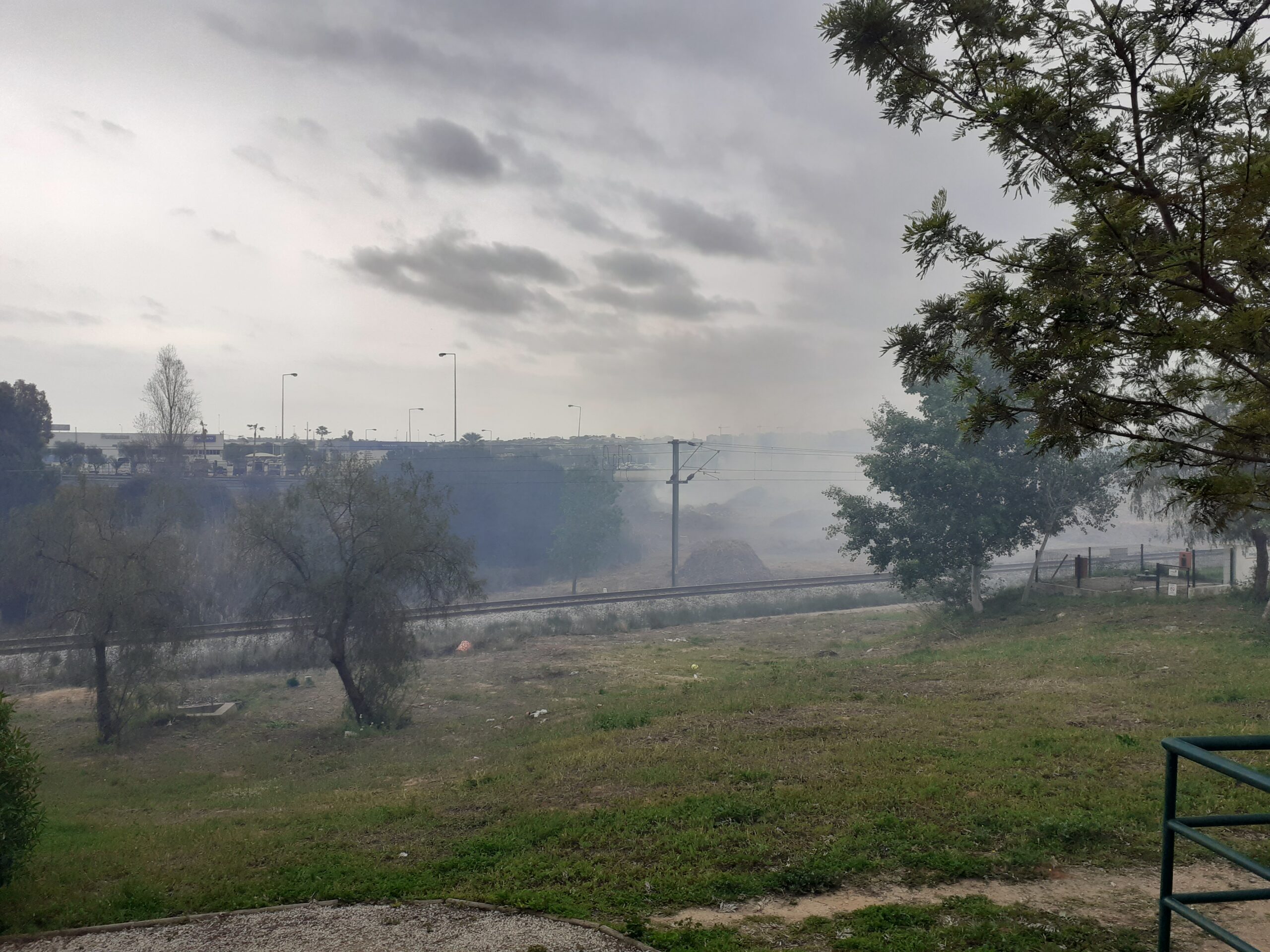 Sul Informação - Moradores do Montenegro queixam-se de ter sido «intoxicados» por queimada [com fotos]