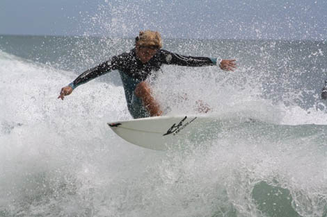 Sul Informação - Quase cinco dezenas de atletas inscritos no Campeonato Nacional Universitário de Surf