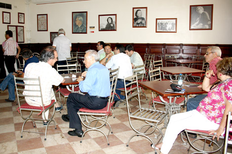 Sul Informação - Candidatura de Paulo Neves promete manter o Café Aliança aberto depois das eleições