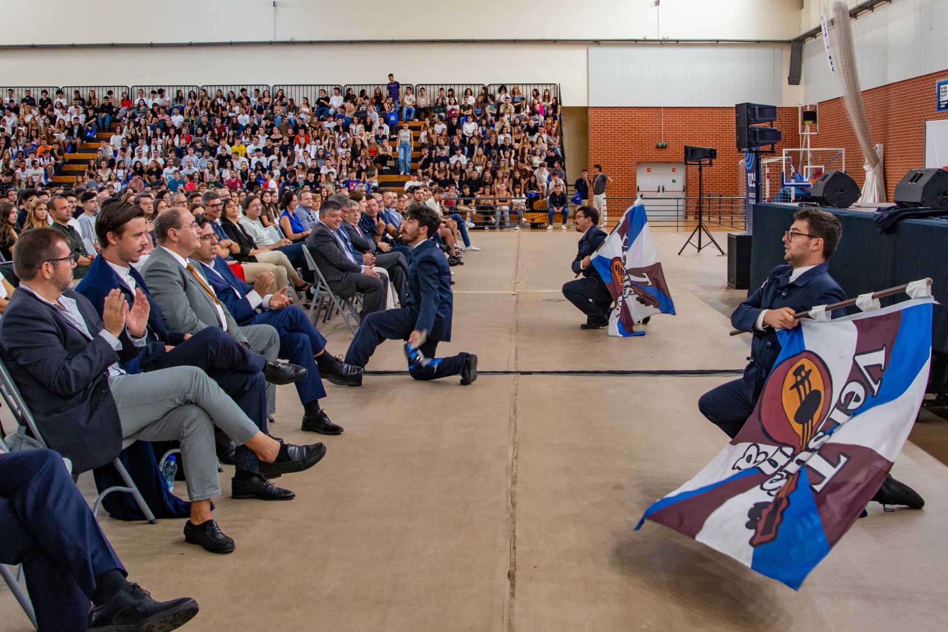 Sul Informação - UAlg dá boas vindas aos novos alunos com festa e críticas à falta de alojamento