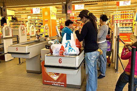 Sul Informação - Banco Alimentar recolheu menos 9 toneladas de alimentos na campanha no Algarve