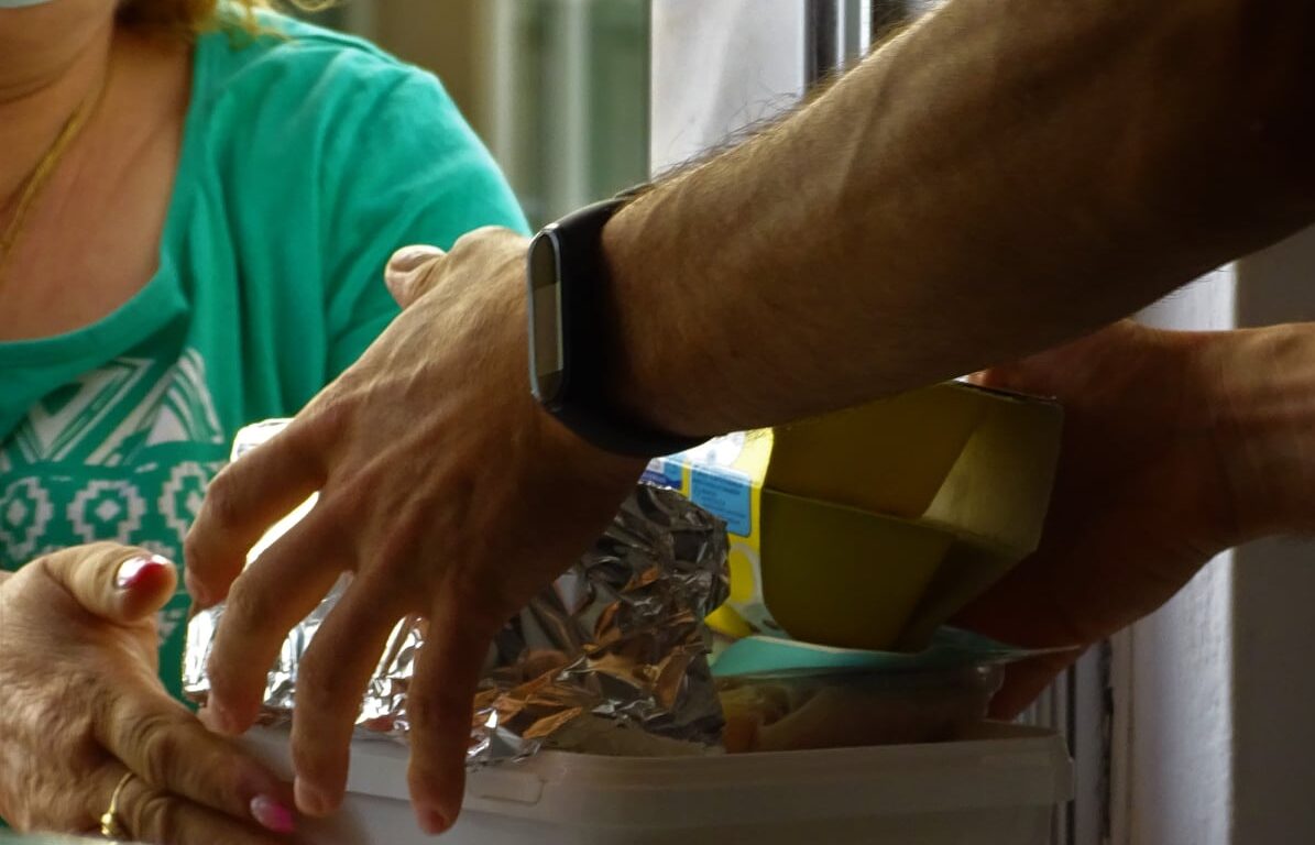 Sul Informação - EC Travel oferece 30 refeições por semana à Refood Faro para ajudar restaurantes e famílias