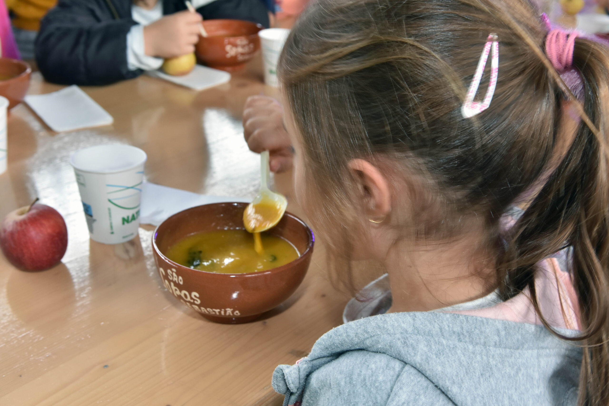 Sul Informação - Alunos de Loulé tiveram «almoço muito especial» com sopa como prato principal