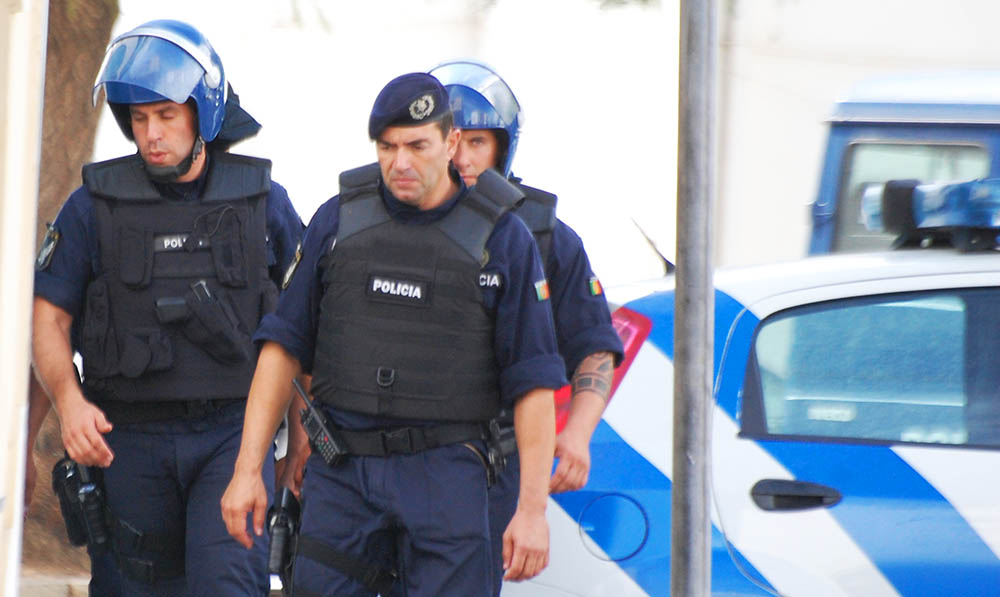 Sul Informação - Homem que sequestrou 3 pessoas na CPCJ de Lagos fica em prisão preventiva