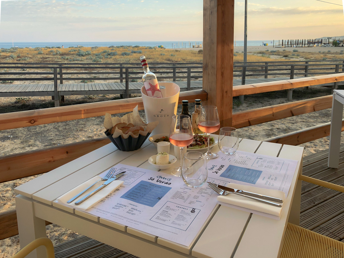 Sul Informação - Armação de Pêra tem novo restaurante de praia