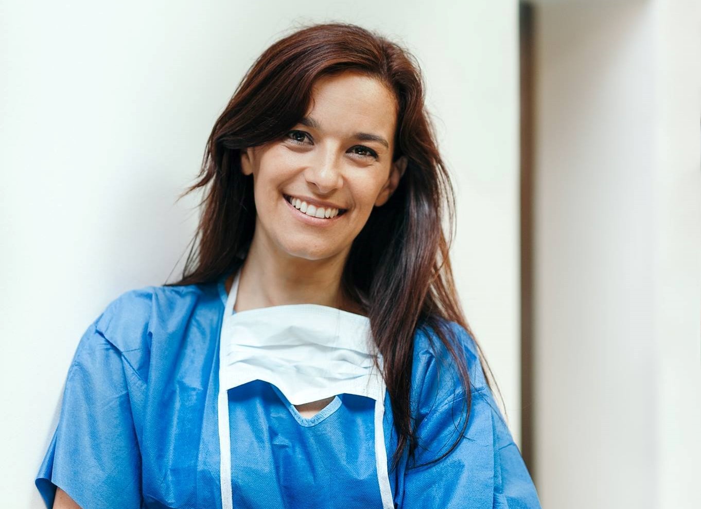 Sul Informação - Médica-escritora Sofia Serrano lança primeiro romance “Enquanto a Lua muda”