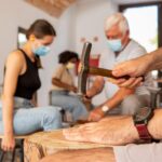Sul Informação - Artesãos de Loulé ensinam jovens criativos europeus a trabalhar metal