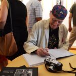 Sul Informação - Tim Motion, ou antes, o Senhor Timóteo regressou a Carvoeiro…e foi para lançar um livro de fotografia