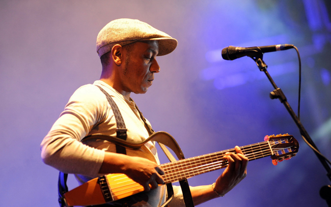 Sul Informação - Concerto de Tito Paris marca primeira noite do Almarte – Festival Internacional de Artes na Rua em Almodôvar