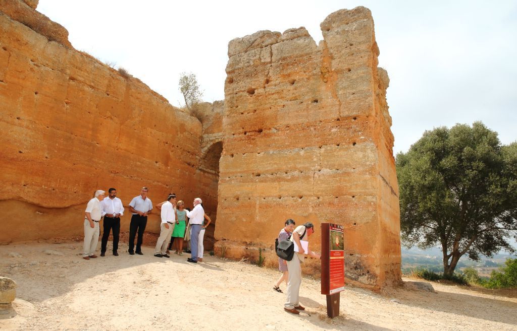 Sul Informação - Torre albarrã do Castelo de Paderne devolvida à sua monumentalidade com obras de 100 mil euros