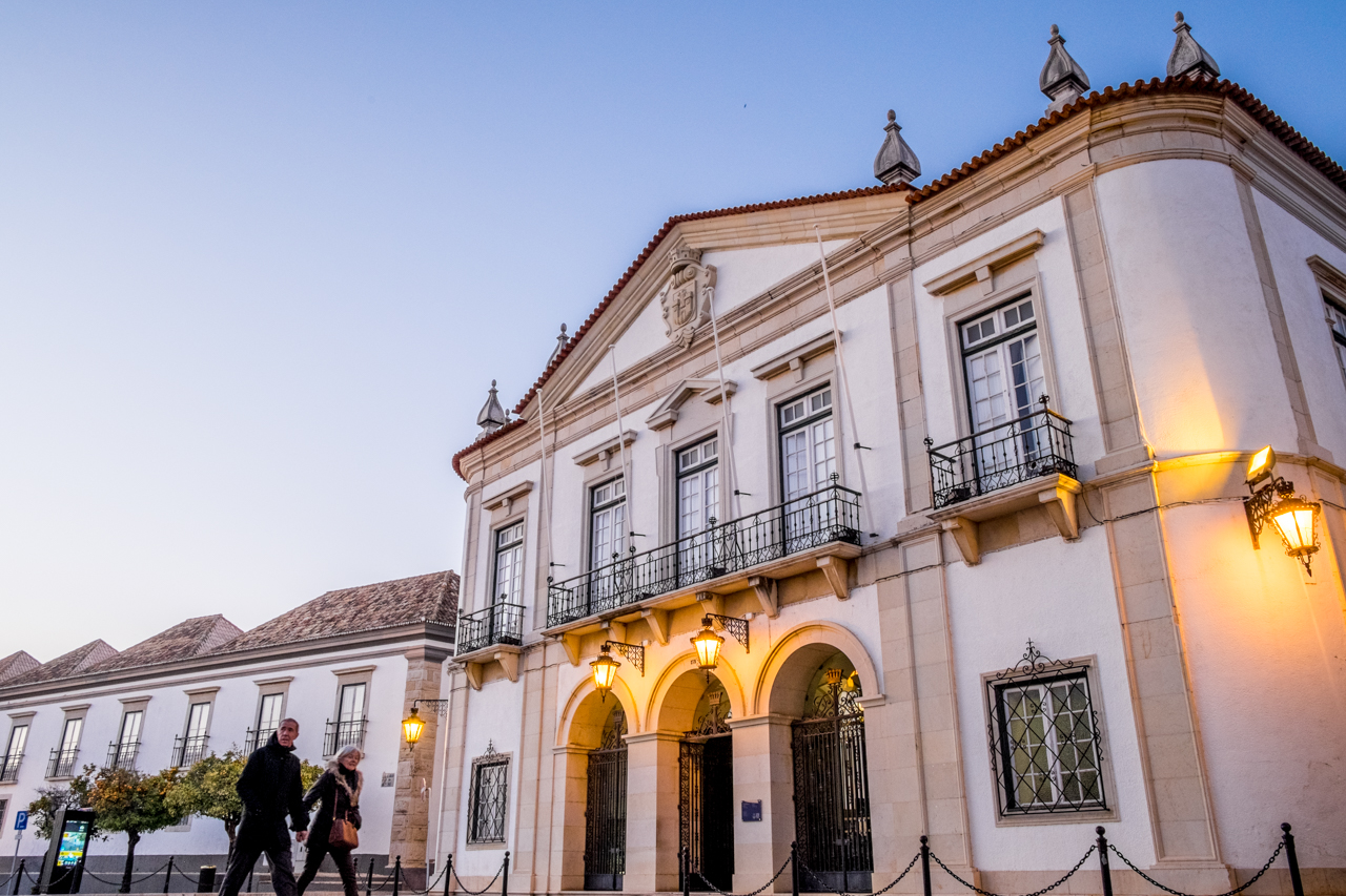Sul Informação - Assembleia Municipal aprova contas de 2017 da Câmara de Faro com saldo positivo de 4 milhões