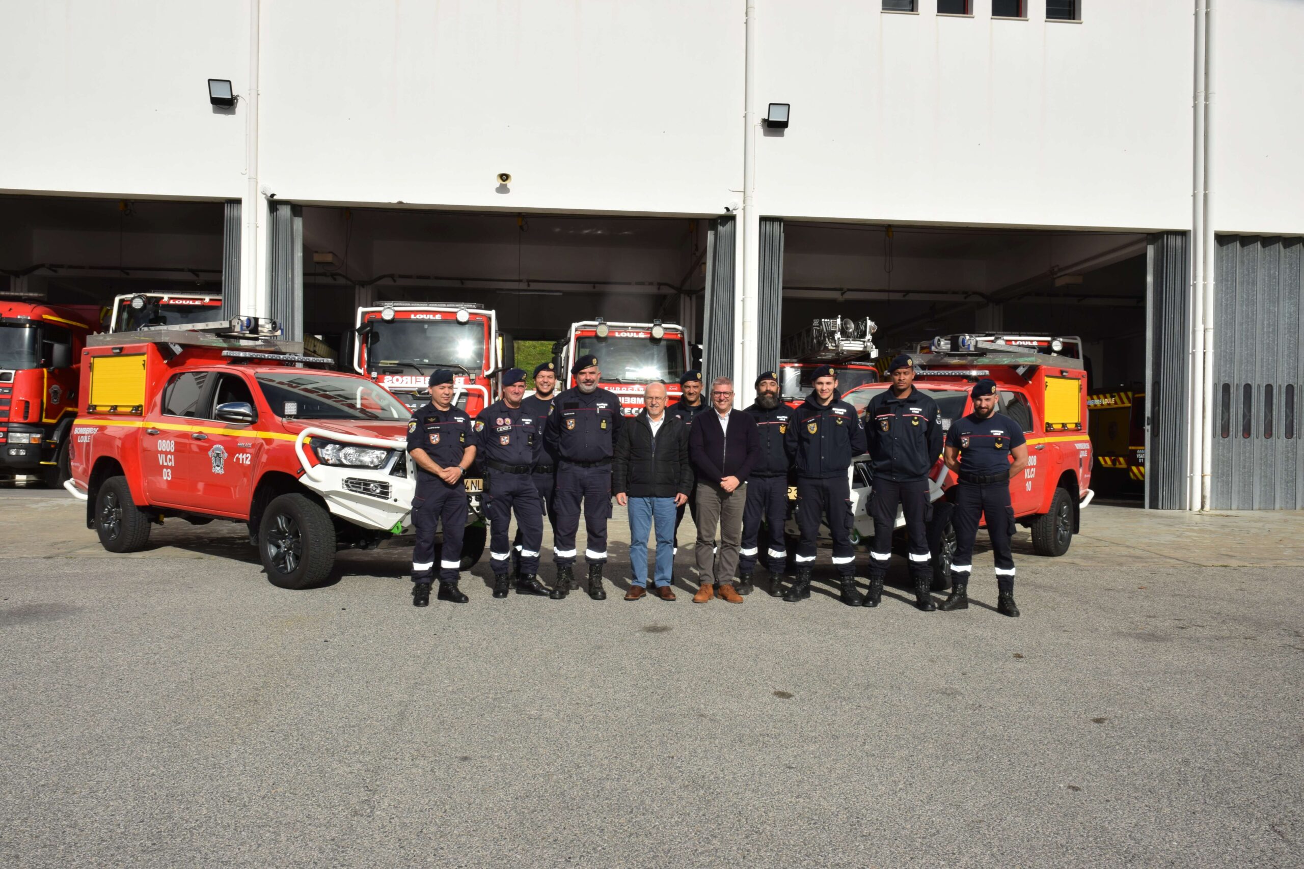 Sul Informação - Bombeiros de Loulé recebem dois novos veículos de combate a incêndios