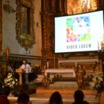 Sul Informação - Fotogaleria: Igreja do Carmo transformou-se em sala de cinema para ver “Aurora”