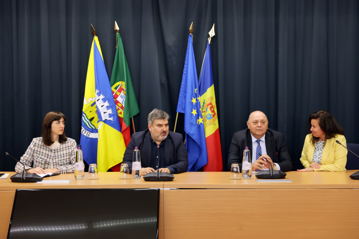 Sul Informação - Embaixador da Moldova visita Lagos e lança proposta de geminação