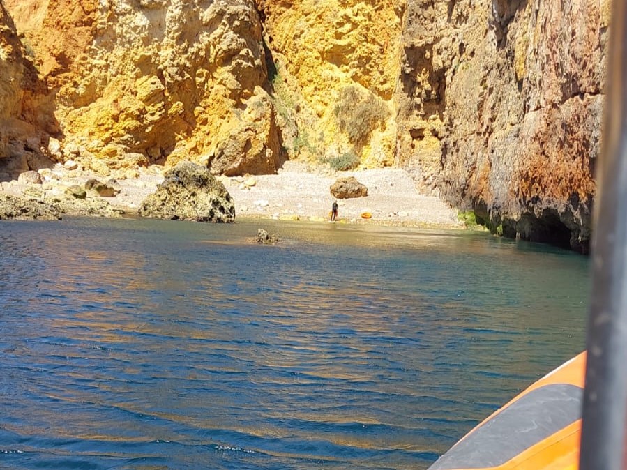 Sul Informação - Jovem de 26 anos morre após cair de uma falésia junto à praia em Vila do Bispo