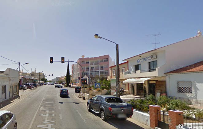Sul Informação - Trânsito na Avenida 5 de Outubro em Almancil cortado para obras